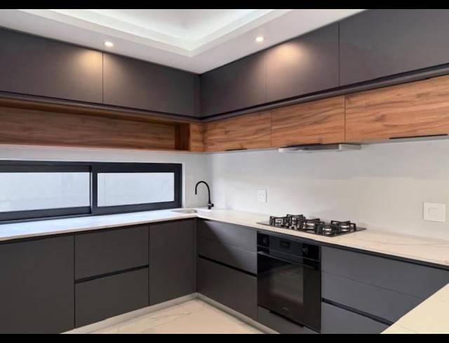 5 BEDROOM CLUSTER FOR SALE IN MORNINGSIDE